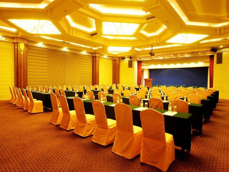 Jin Jiang Park Hotel Shanghai Buitenkant foto
